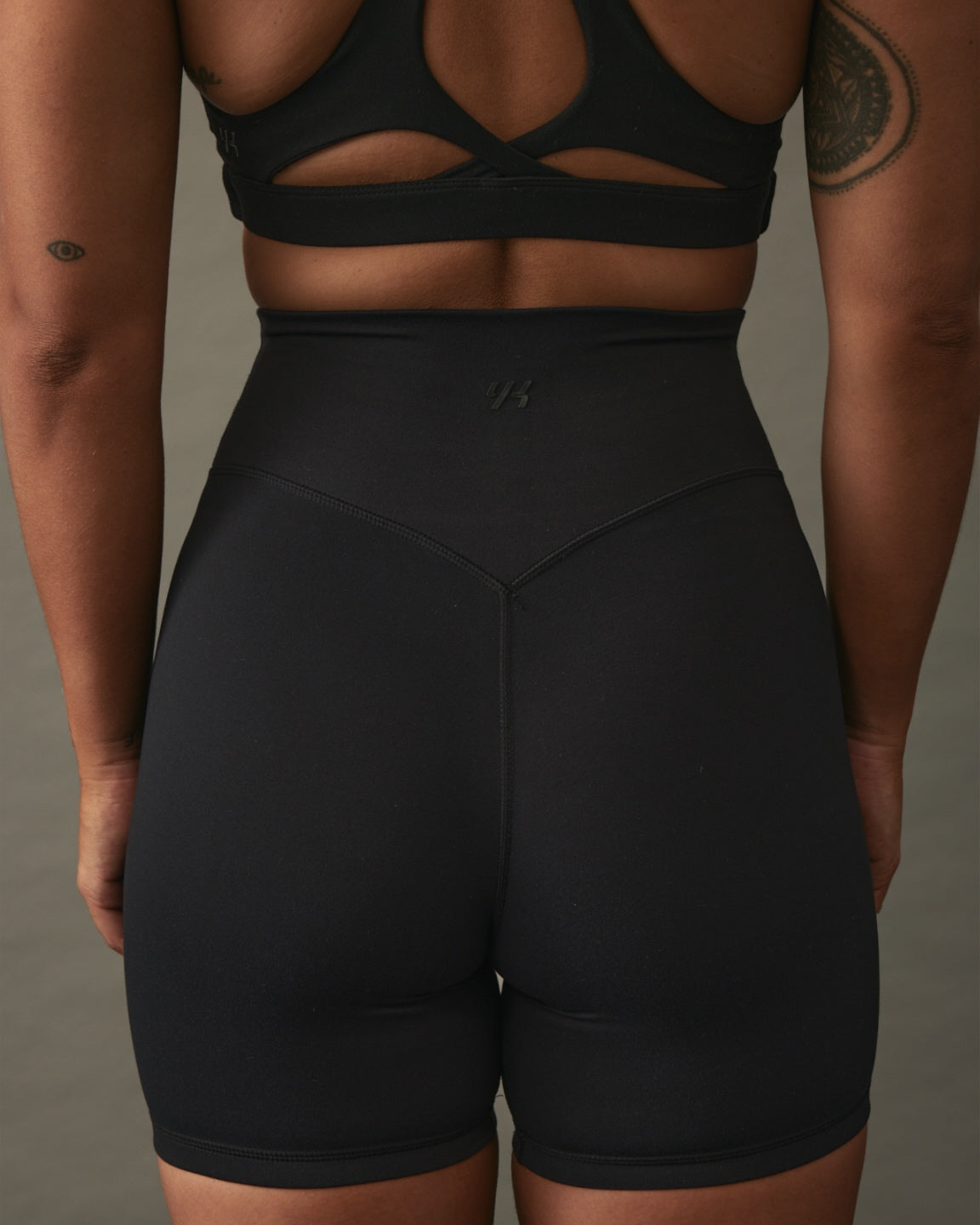 YK Move Cloud Shorts | Black