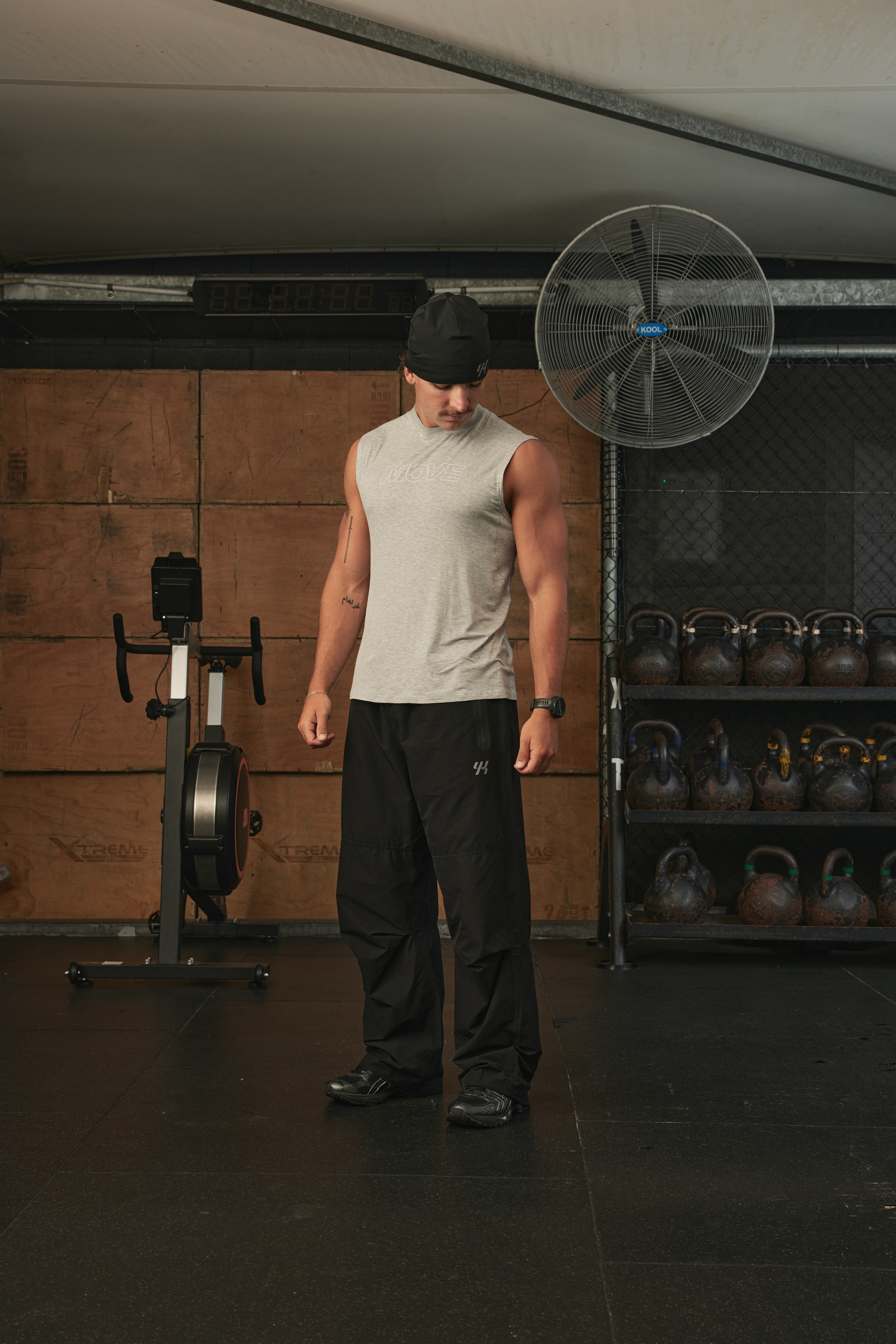 YK Move Aeroshell Pants | Black