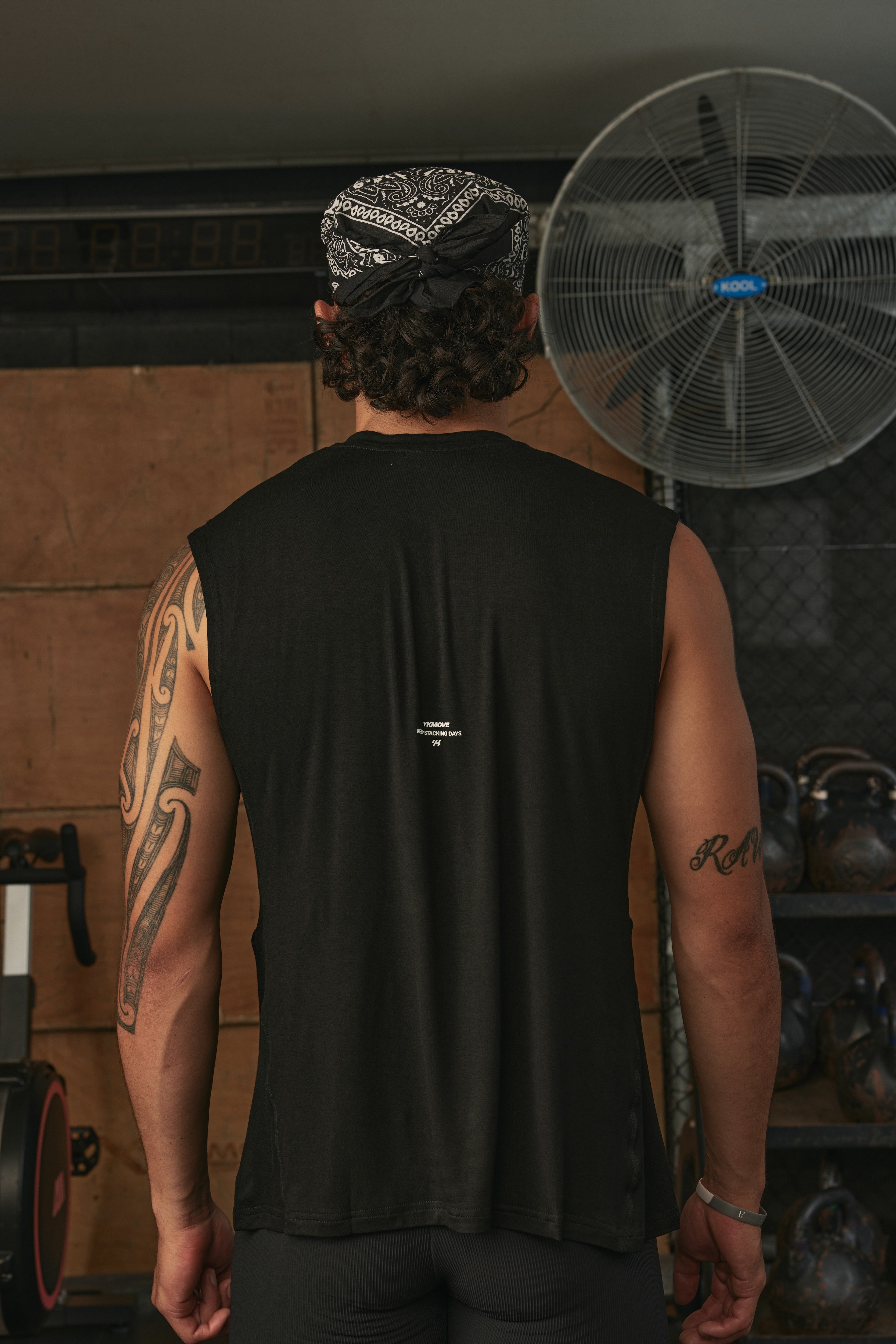 YK Move Flow Tank | Black