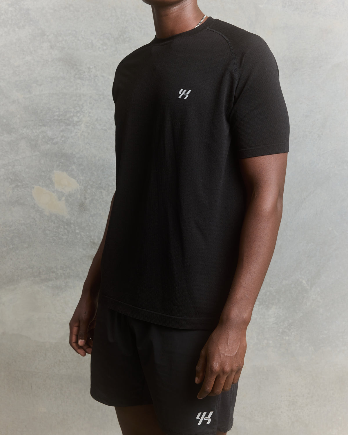 YK Move Fitted SS Tee | Black-4