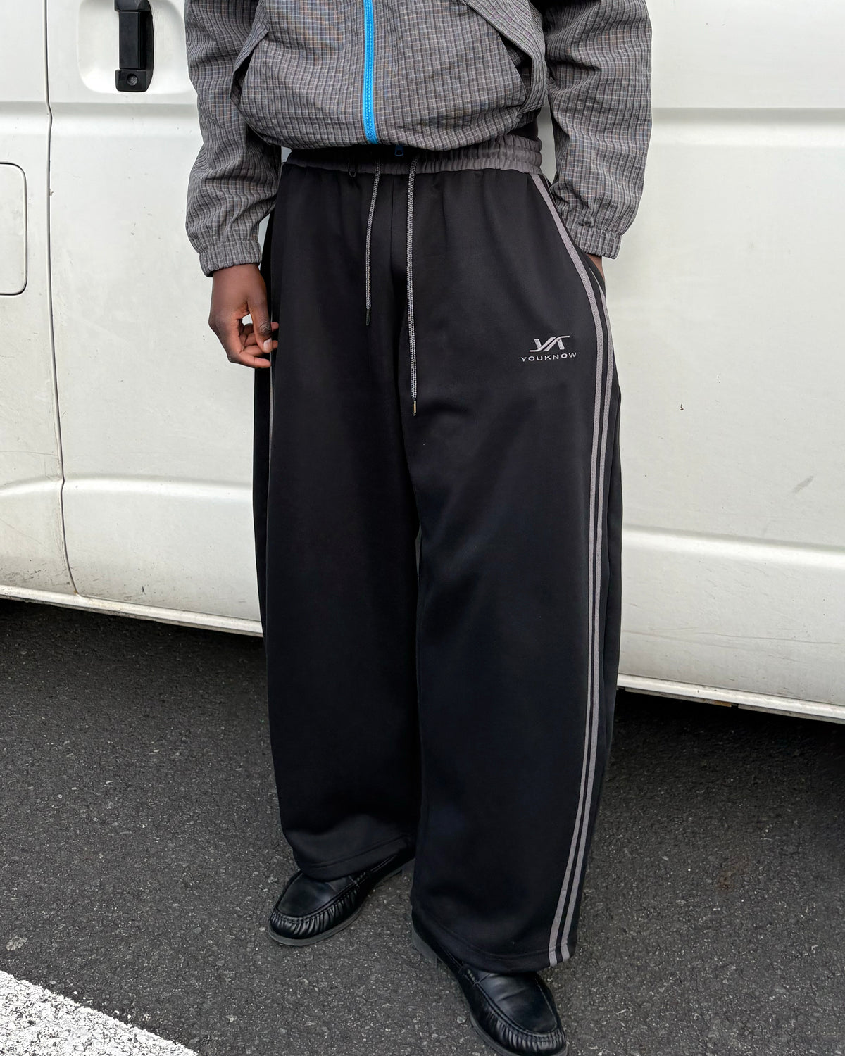 Blaze Barrel Sweatpant | Black-2