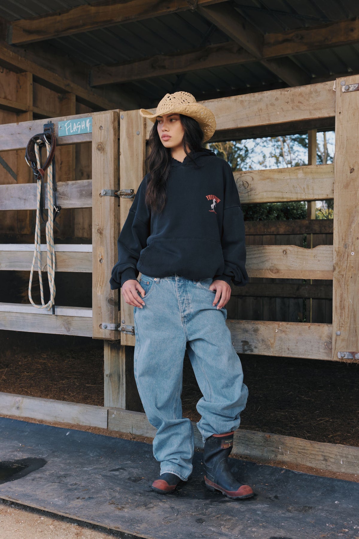 Stallion Box Vintage Hoodie | Black-2