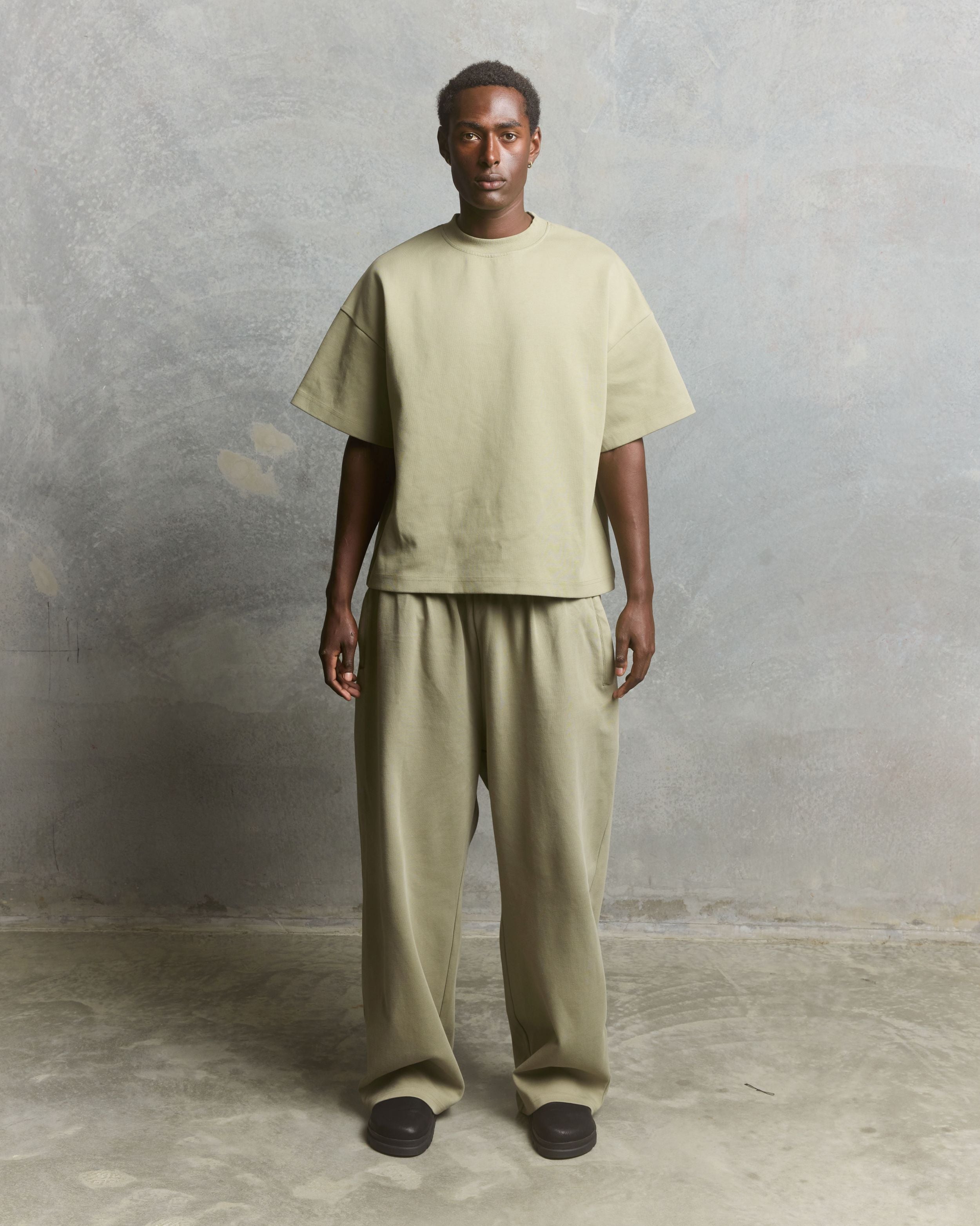 Nothing 400 Wide Leg Sweatpants | Moss-2