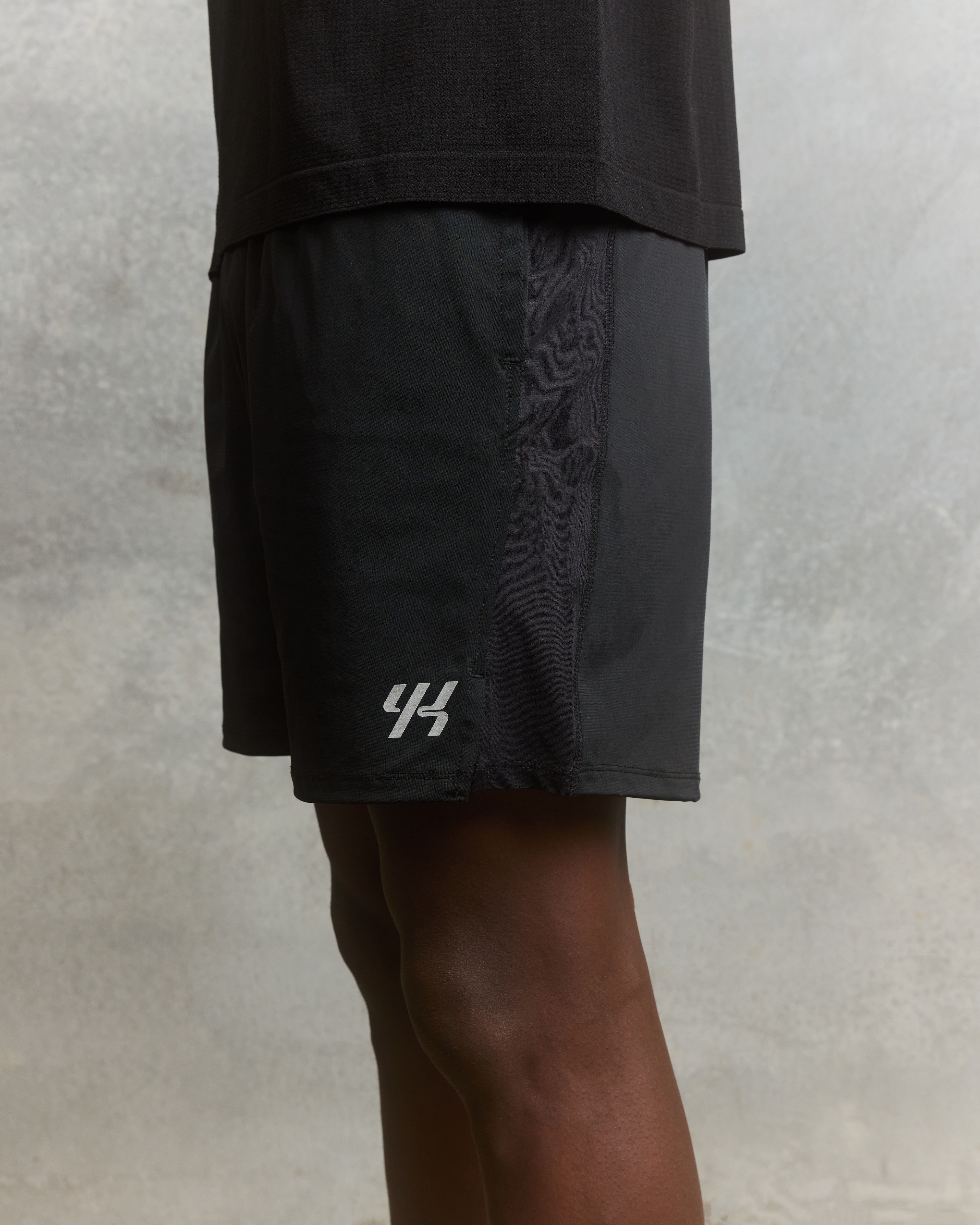 YK Move Journey Shorts 2.0 | Black-3