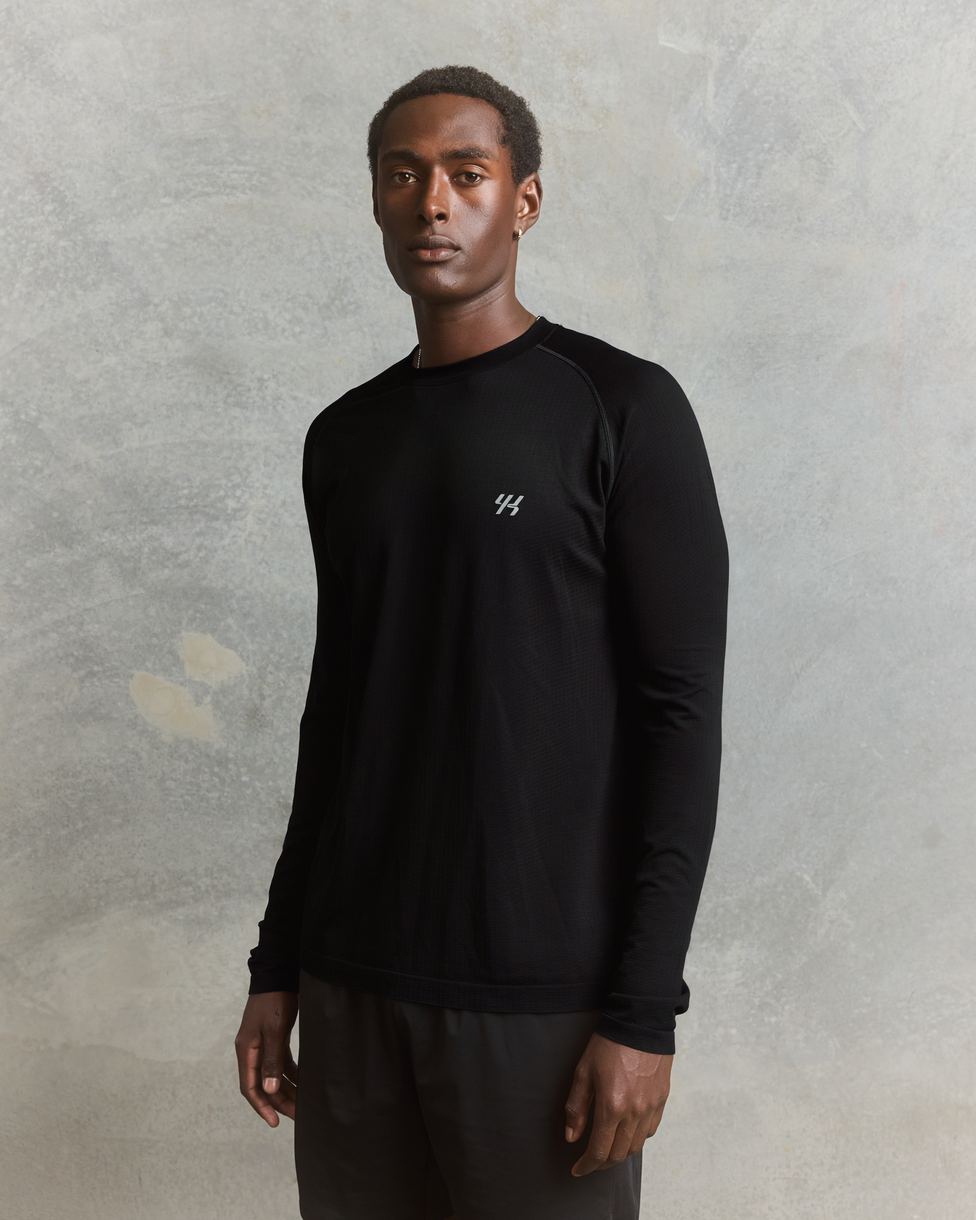 YK Move Fitted LS Tee | Black-2